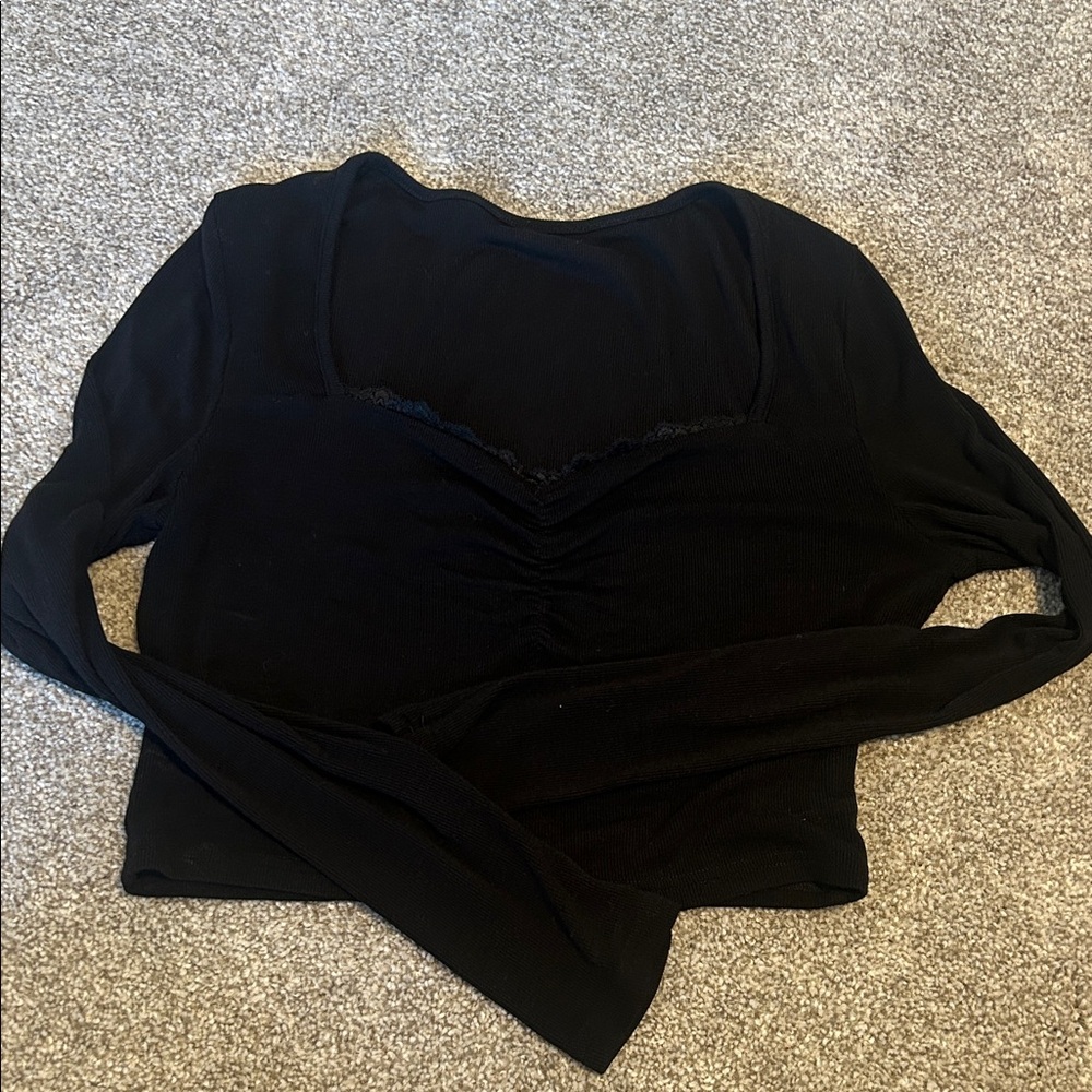 SHEIN Black Long Sleeve Crop Top